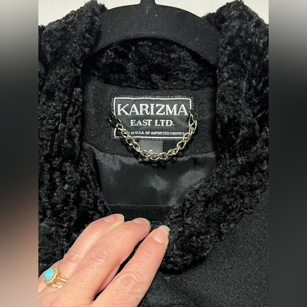 VINTAGE Karizma Long Black Wool Coat Cape Faux Fur Trim Gold Button Classic 70’s - Picture 7 of 16